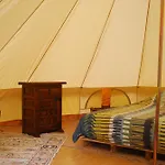 Tente Tipi Nature, Calme, Cascade Et Baignade A 10 Minutes A Pieds 豪华帐篷 Saint-Laurent-le-Minier