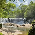 Tente Tipi Nature, Calme, Cascade Et Baignade A 10 Minutes A Pieds 豪华帐篷
