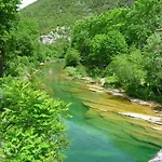 Tente Tipi Nature, Calme, Cascade Et Baignade A 10 Minutes A Pieds