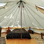 Tente Tipi Nature, Calme, Cascade Et Baignade A 10 Minutes A Pieds 豪华帐篷 Saint-Laurent-le-Minier