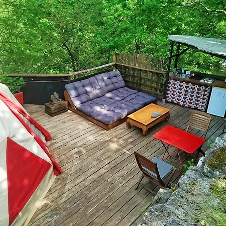 Luxury tent Tente Tipi Nature, Calme, Cascade Et Baignade A 10 Minutes A Pieds Saint-Laurent-le-Minier
