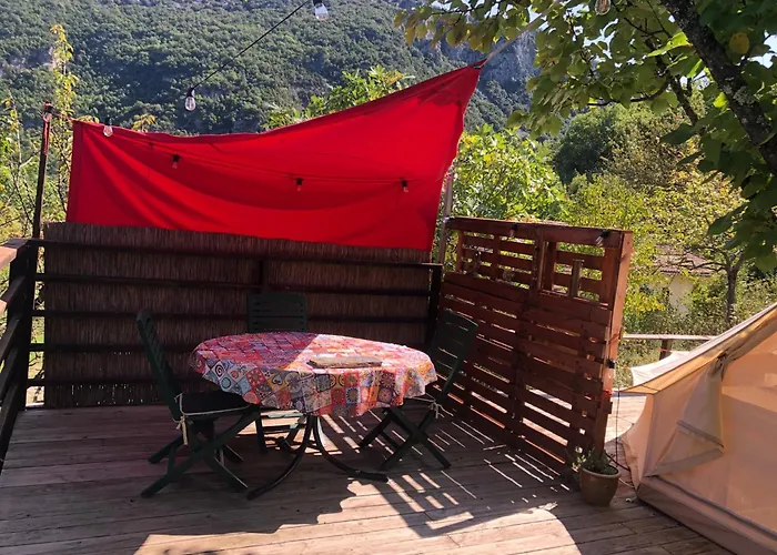 Οργανωμένο κάμπινγκ Tente Tipi Nature, Calme, Cascade Et Baignade A 10 Minutes A Pieds Saint-Laurent-le-Minier
